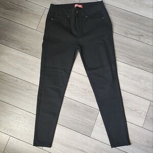 Black skinny jeans